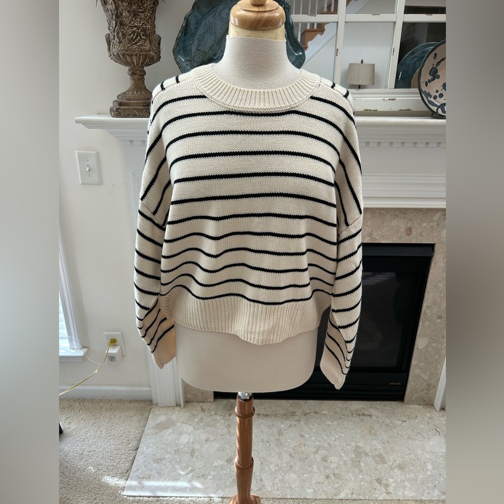 Tahari Black and Cream Striped Cropped Oversized Sweater